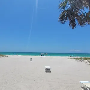 Apartment Front Paradise. Ground Floor.studio., Longboat Key