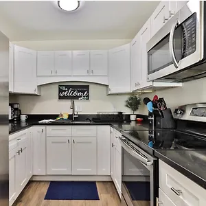 Lovely 2 Bedroom 1 Bathroom Minutes From The Apartment Daytona Beach